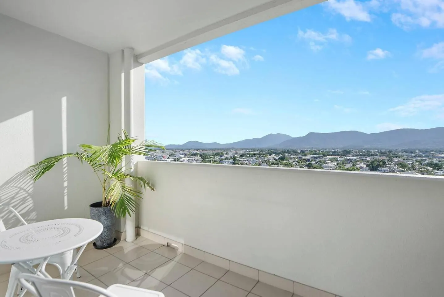 'Mcleod Corner' Resort-Style Adjacent Apartments Cairns Australia