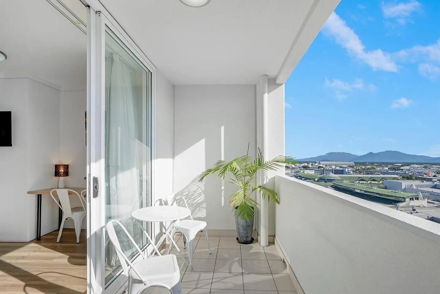 'Mcleod Corner' Resort-Style Adjacent Apartments Cairns