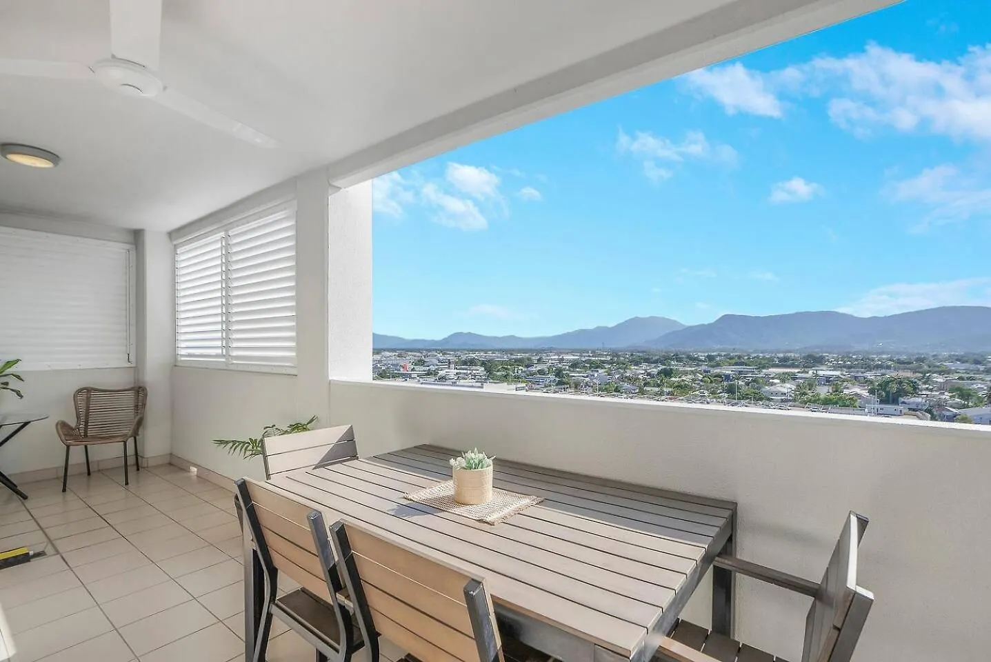 'Mcleod Corner' Resort-Style Adjacent Apartments Cairns