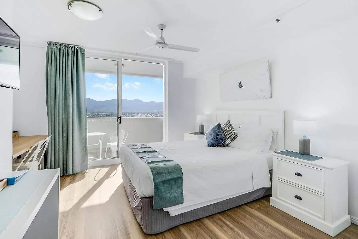 'Mcleod Corner' Resort-Style Adjacent Apartments Cairns