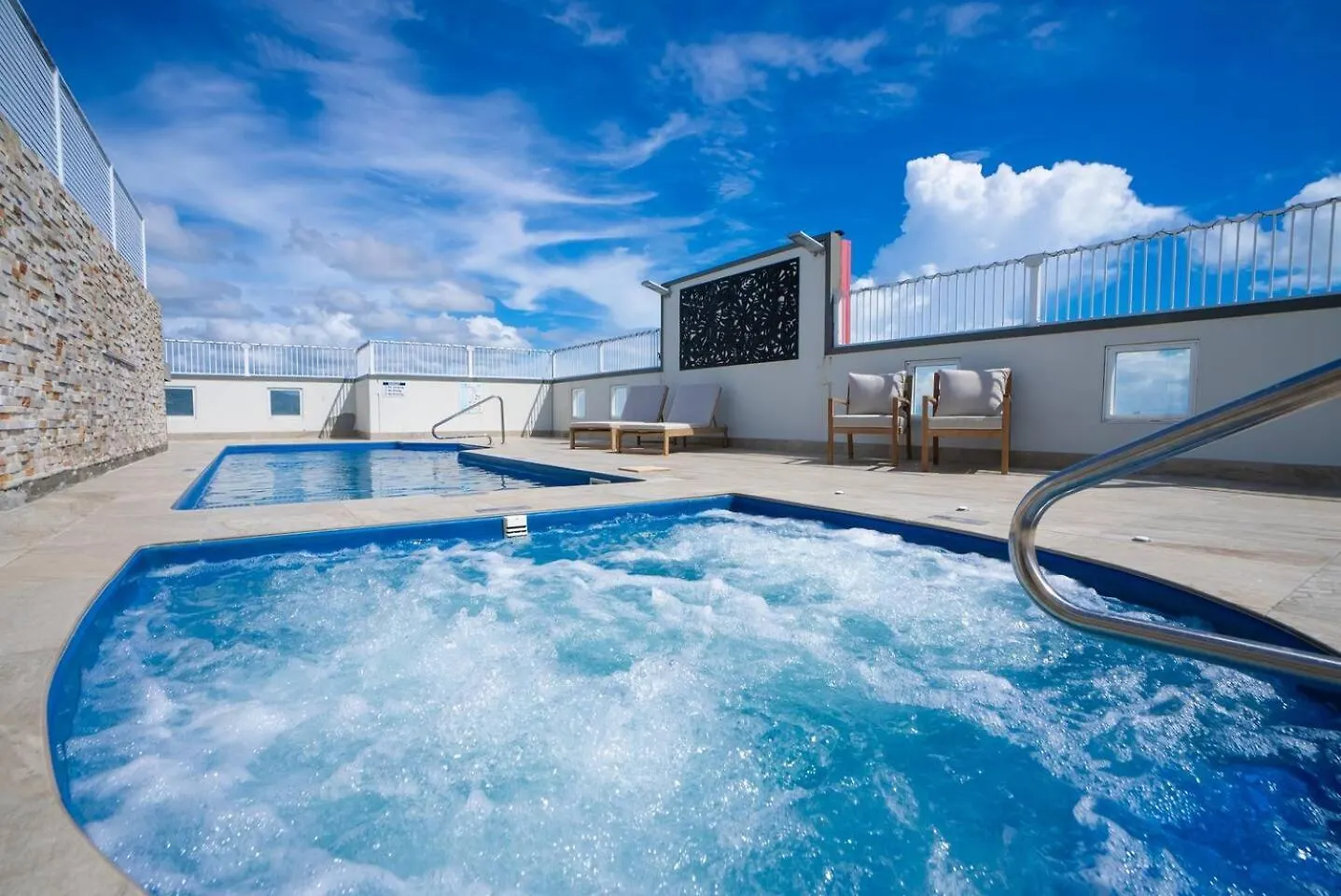 'Mcleod Corner' Resort-Style Adjacent Apartments Cairns 0*,