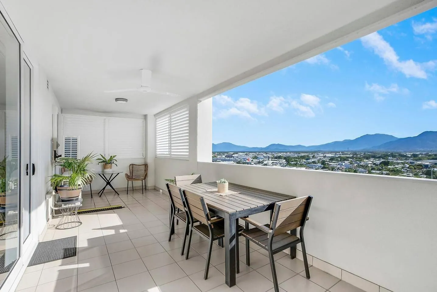 \'Mcleod Corner\' Resort-Style Adjacent Apartments contacts